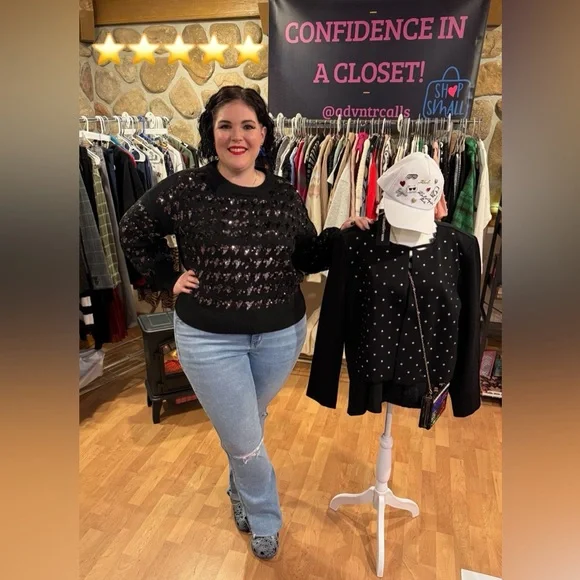 PLEASE LIKE THIS LISTING AND NEVER MISS A SHOW!! ❤️❤️ - Picture 12 of 16